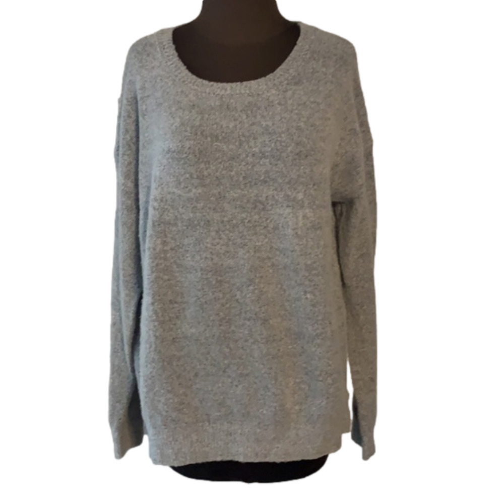 YE Mak Sweater Size Medium Knit Gray long Sleeve Crew Neck